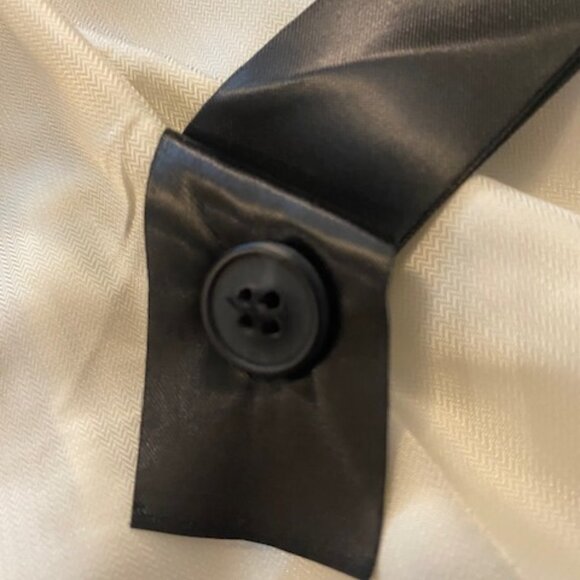 Fitted H&M Blazer Jacket Size 4. Black lined Preppy Chic - Picture 7 of 8